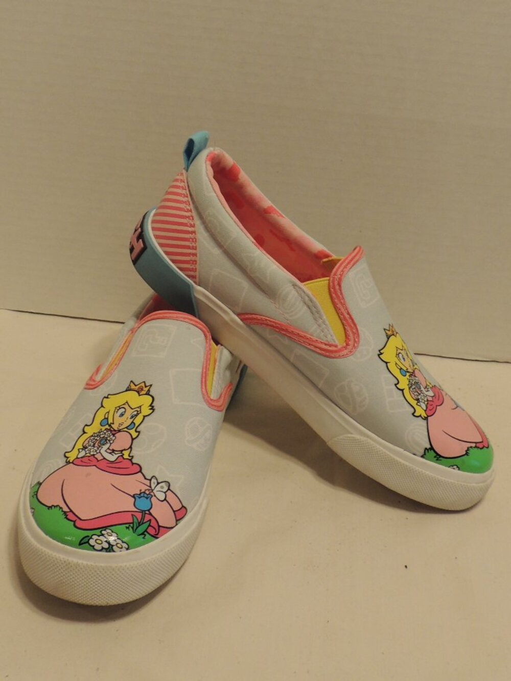 Peach Shoes Nintendo Super Mario Woman Size 5 Red Pink White Party Shoes